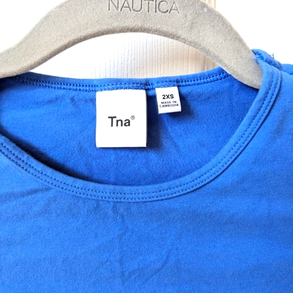 Aritizia TNA Malibu Scrunched Tee - Picture 3 of 3